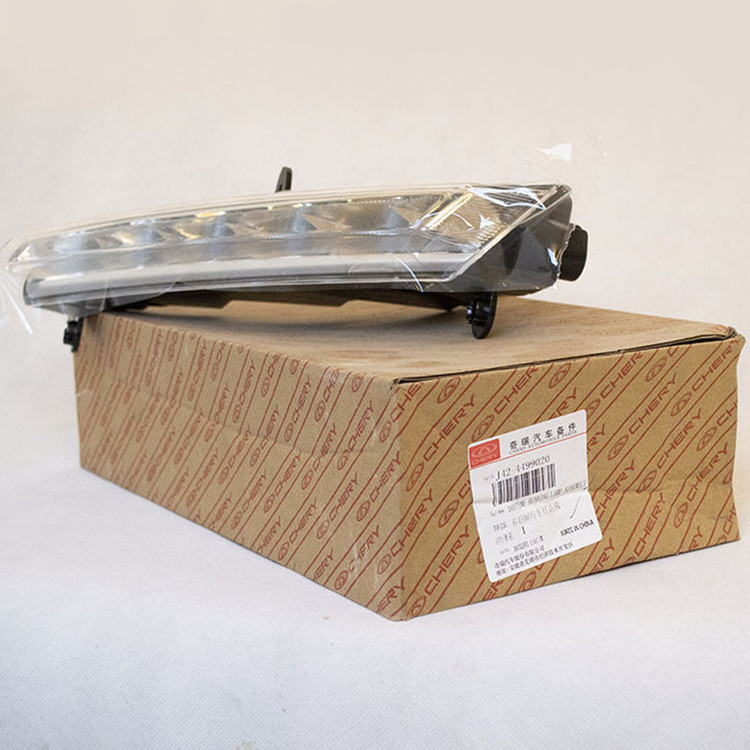 چراغ دی لایت جلو راست چری مدل J42-4499020 مناسب برای آریزو 5